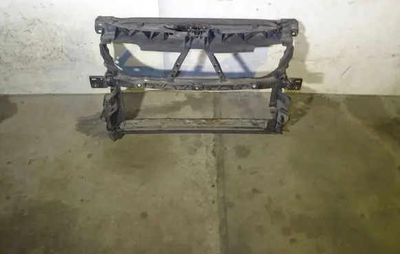 Volkswagen Polo IV 9N3 Radiator support slam panel 6Q0010302