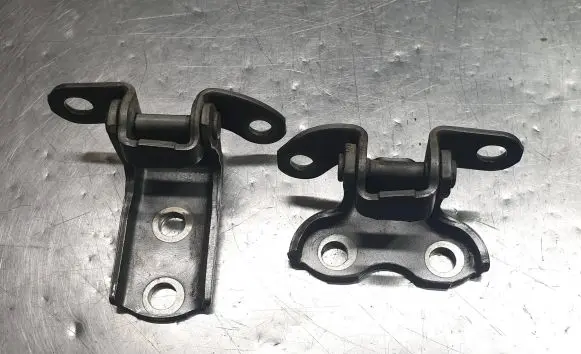 Toyota Yaris Rear door hinge set 