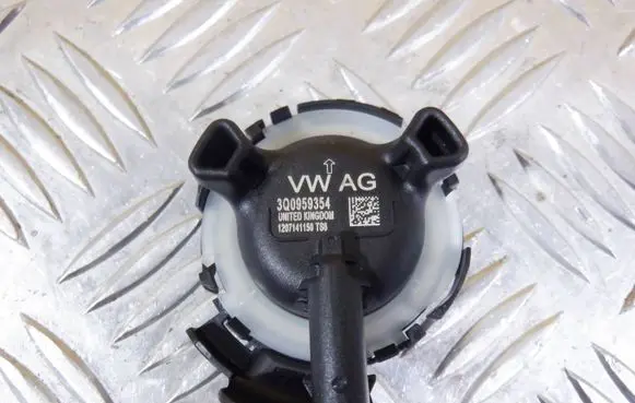 Volkswagen PASSAT B8 Airbag deployment crash/impact sensor 3Q0959354