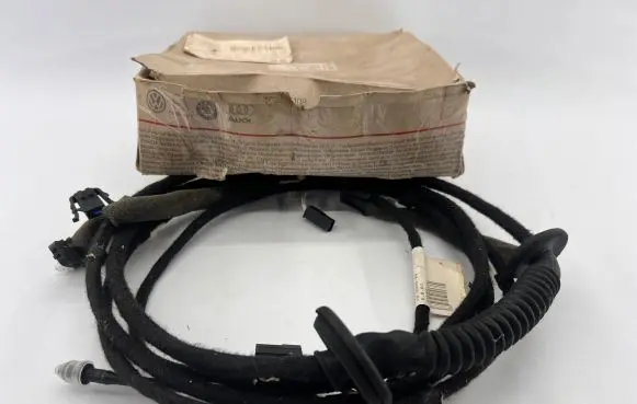 Volkswagen PASSAT B5 Tailgate/trunk wiring harness 3B9971147F 8076100110 006211075201