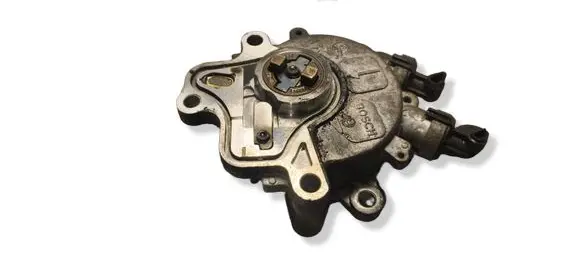 Land Rover Discovery 3 - LR3 Vacuum pump 4R8Q2A451AE