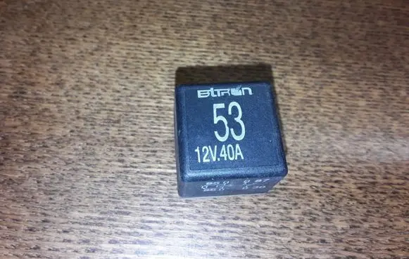 Volkswagen PASSAT B5.5 Other relay 141951253B