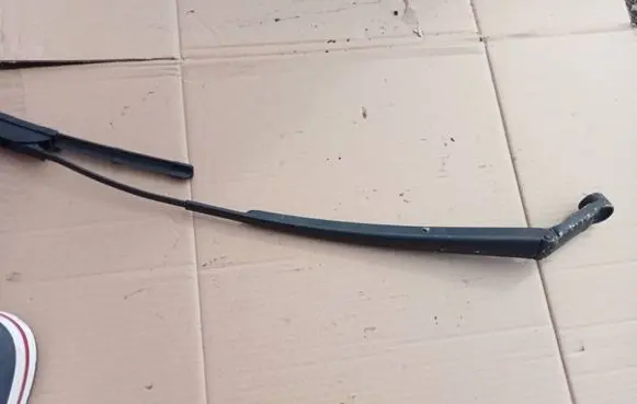Toyota Yaris Front wiper blade arm 3151820
