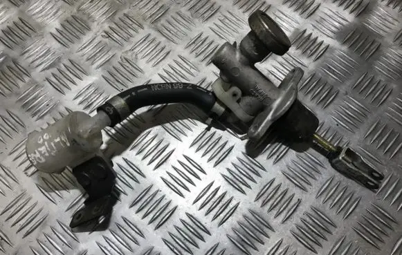 Nissan Almera Clutch master cylinder