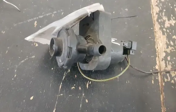 Mercedes-Benz C W203 Turbo solenoid valve 0011409960