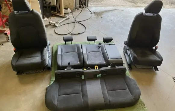 Seat set