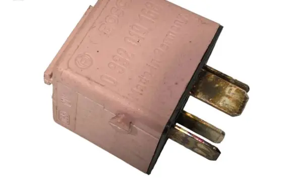 BMW 5 E39 Other relay 8365326