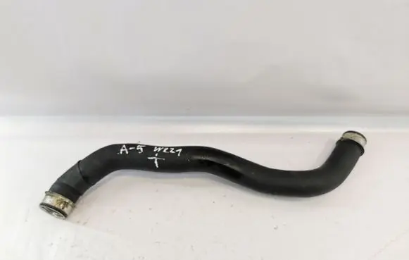 Mercedes-Benz S W221 Engine coolant pipe/hose A2215010784