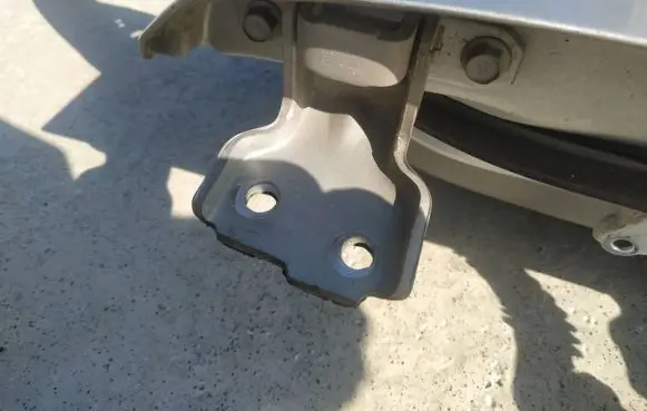 Suzuki SX4 Front door upper hinge