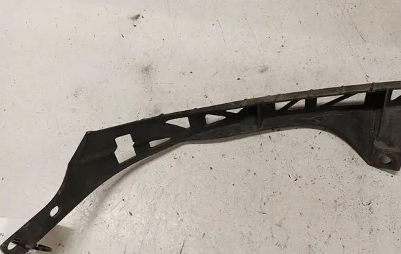 Mazda 6 Headlight/headlamp mounting bracket