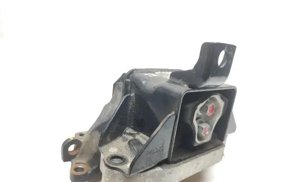 Hyundai Tucson TL Engine mount bracket 21830D3100