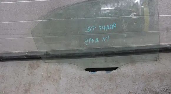 Honda Civic IX Rear door window glass