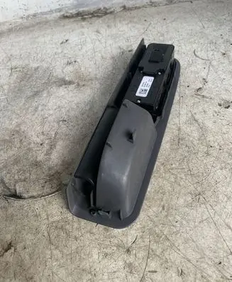 Volvo V50 Electric window control switch 30773210