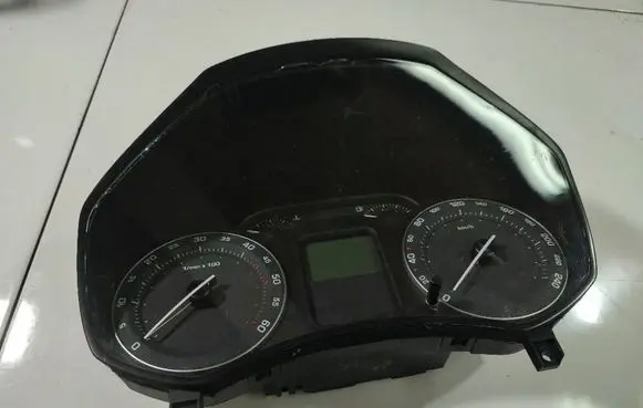 Skoda Octavia Mk2 (1Z) Speedometer (instrument cluster) A2C53106514