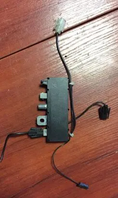 BMW 7 E38 Antenna control unit 8352499