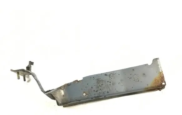 Audi A4 S4 B8 8K Fender mounting bracket 8K0821136B