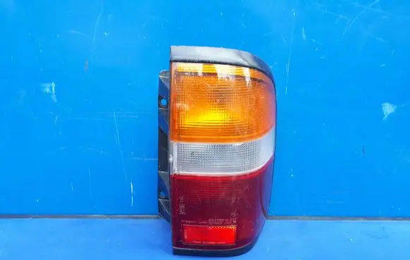 Nissan Pathfinder R50 Rear/tail lights 22063403R