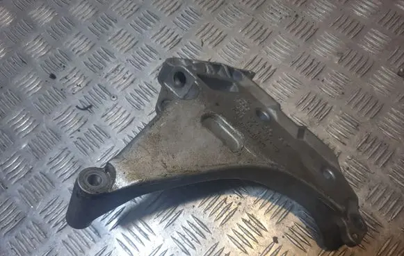 Volkswagen PASSAT CC Engine mounting bracket 03L199207