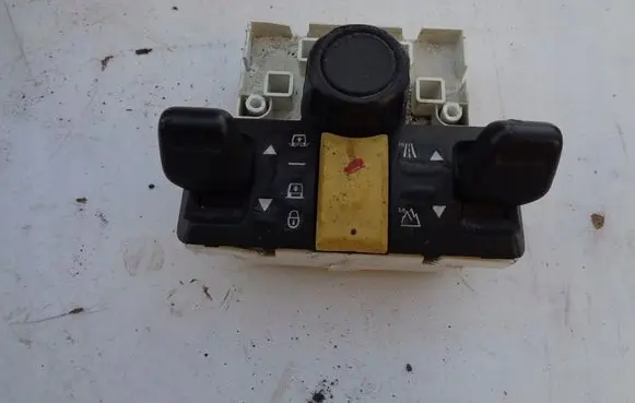 Land Rover Discovery 4 - LR4 Other switches/knobs/shifts YUD501850