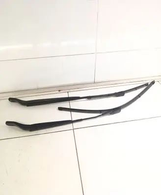 Peugeot 2008 II Windshield/front glass wiper blade 9822931680 9822931880