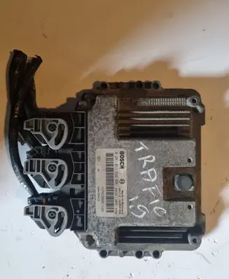 Renault Trafic II (X83) Engine control unit/module 8200118526 0281010632