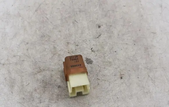 Nissan X-Trail T30 Other relay 2523079964