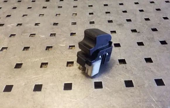 Toyota RAV 4 (XA20) Electric window control switch