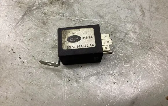 Ford Focus Tow bar relay 3M5J14A672AA