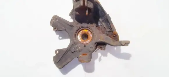 Volkswagen Golf V Front wheel hub