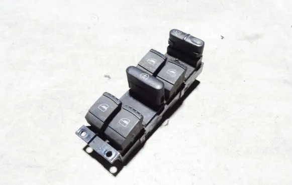 Volkswagen Golf IV Electric window control switch 1J4959857B