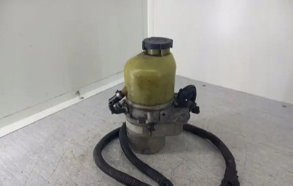 Opel Astra H Power steering pump 