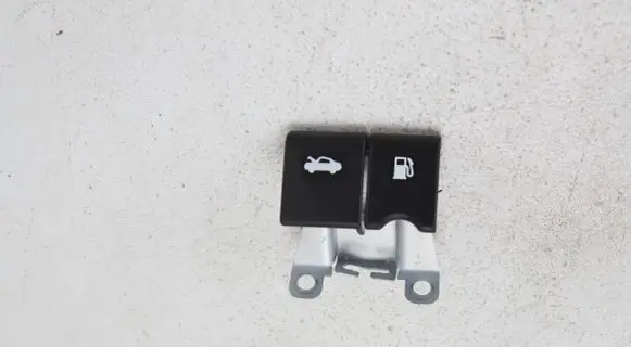 Nissan X-Trail T32 Fuel cap release pull handle 