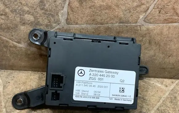 Mercedes-Benz SL R230 Gateway control module A2204452000