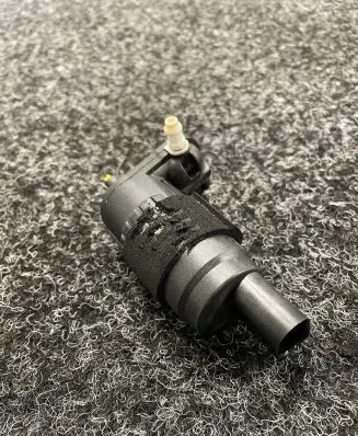 Volkswagen Touareg III Windscreen/windshield washer pump 8K9955647