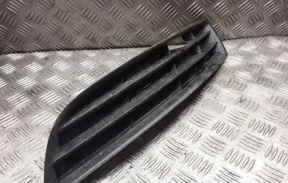 Volkswagen PASSAT B6 Front bumper lower grill 3C0853665