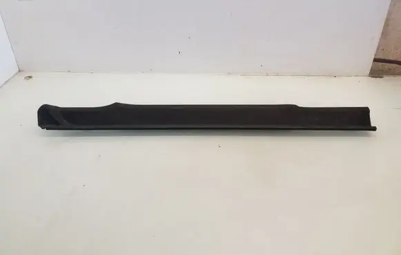 Mercedes-Benz R W251 Rear sill trim cover A2516800235