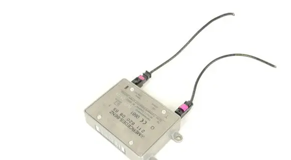 Mercedes-Benz CLS C219 Aerial antenna amplifier A2118200885