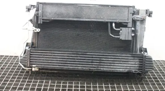 Jeep Cherokee Radiator set 52014618AG