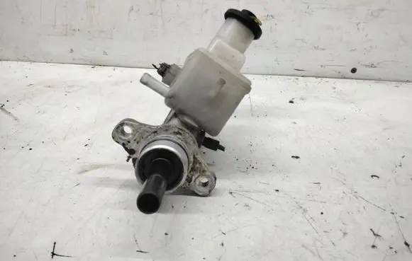 Toyota RAV 4 (XA20) Master brake cylinder 13231110680