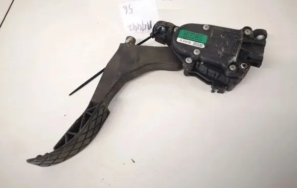 Seat Cordoba (6L) Accelerator throttle pedal 6q1721503c 6pv008496-01