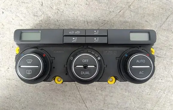 Volkswagen Tiguan Climate control/heater control trim