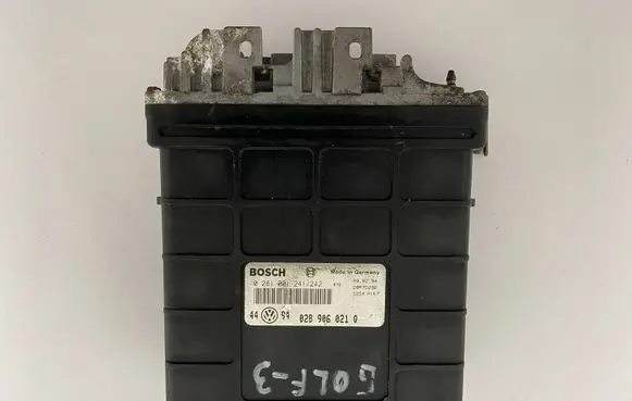 Toyota Avensis T220 Engine control unit/module 028906021Q