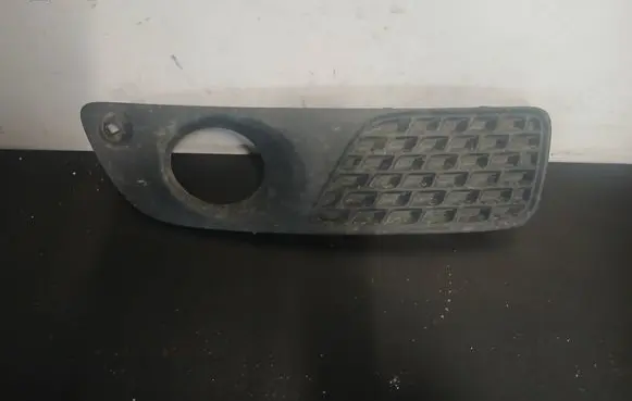 Volvo V70 Front bumper lower grill 30763109 BP3ED