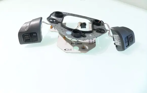 Opel Zafira B Steering wheel buttons/switches 13126750