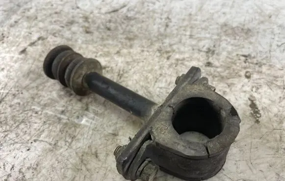 Mitsubishi Pajero Sport I Sway bar bush bracket, front 