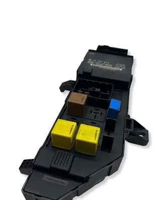 Opel Vectra C Fuse module 13165970 359171 SC718810500