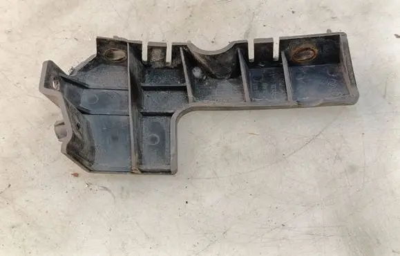 Audi A4 S4 B7 8E 8H Front bumper mounting bracket 8E0807284