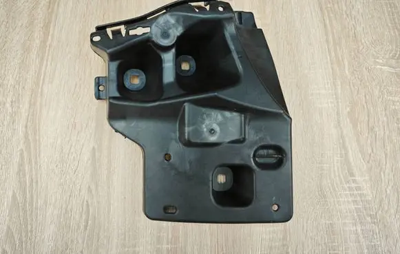 BMW 4 G22 G23 G24 G26 Rear bumper mounting bracket 7497111