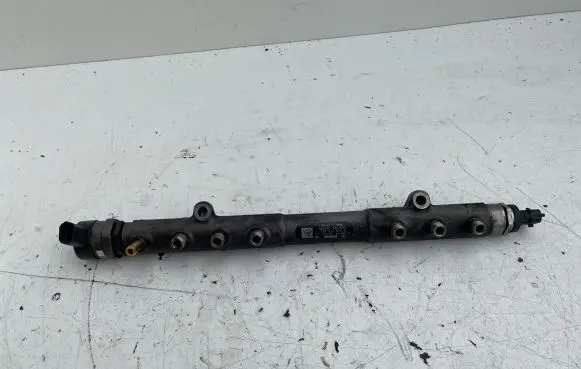 Volvo V70 Fuel main line pipe 30777554