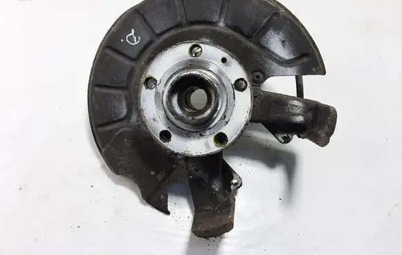 Volkswagen Golf V Front wheel hub 